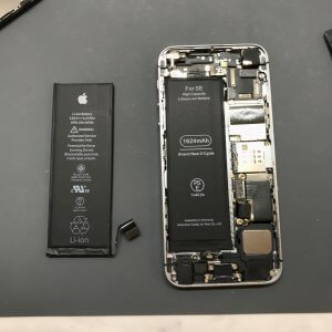 iPhone SE バッテリー交換