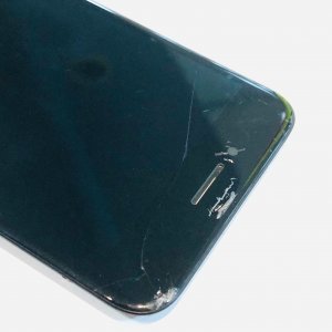 上越店 iPhone8 ガラスパネル交換