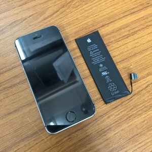 iPhoneSE バッテリー交換修理