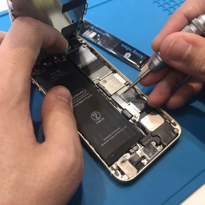イオン新潟青山店 iPhoneSE バッテリー交換修理