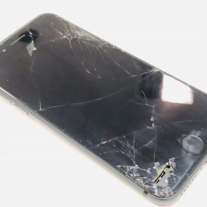 上越店 iPhone8 液晶交換