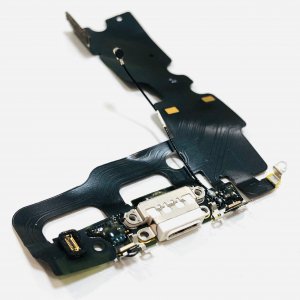 上越店 iPhone7 ライトニング交換