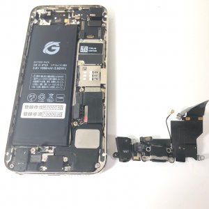上越店 iPhone5S ライトニング交換