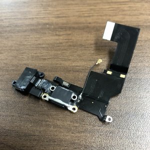 iPhoneSE ライトニング交換修理