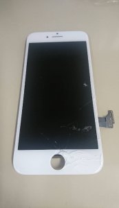 iPhone ８ 液晶交換 パネル交換 スマートフォン スマホ 携帯修理 東京都 御徒町