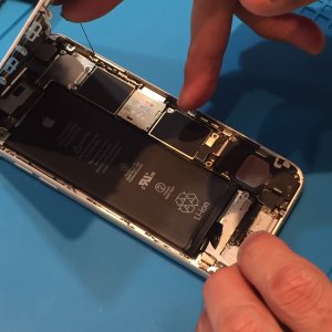 イオン新潟青山店  iPhone6s　バッテリー交換修理