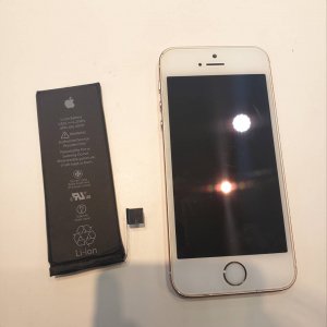 iPhoneSE バッテリー交換修理