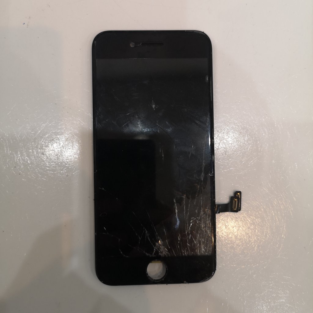 iPhone 7 液晶交換 パネル交換 スマートフォン スマホ 携帯修理 東京都 御徒町