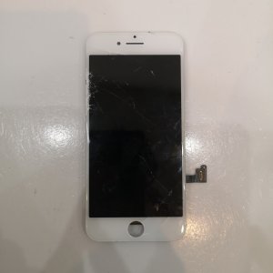 iPhone 8 液晶交換 パネル交換 スマートフォン スマホ 携帯修理 川口市 西川口