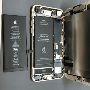 iPhone 7 バッテリー交換