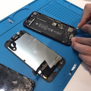 イオン新潟青山店 iPhone7 フロントパネル 交換修理