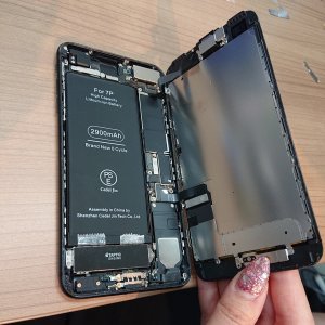 iPhone7plus バッテリー交換