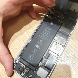 iPhoneSE　バッテリー交換修理