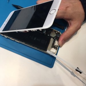 iPhone6sフロントパネル交換修理