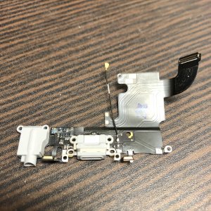 iPhone6S ライトニング交換修理