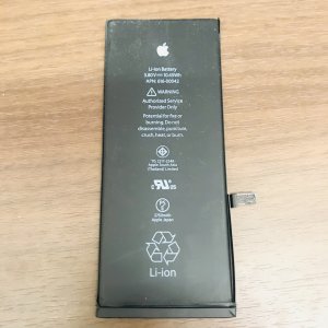 iPhone6SPlus バッテリー交換 パネル、カメラ等パーツ修理