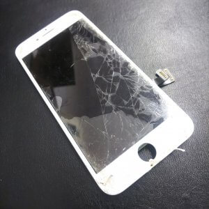 iPhone7のフロントパネル修理