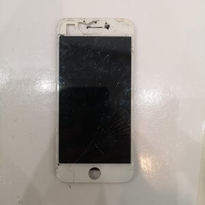 iPhone 8 液晶交換 パネル交換 スマートフォン スマホ 携帯修理 川口市 西川口