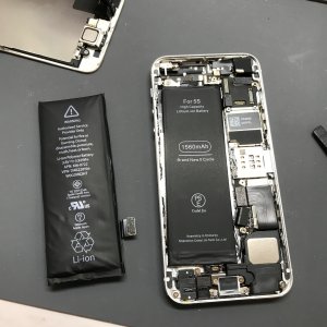 iPhone5s バッテリー交換