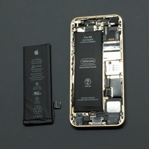 iPhoneSE　バッテリー交換