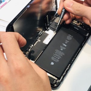 iPhone7＋フロントパネル交換修理