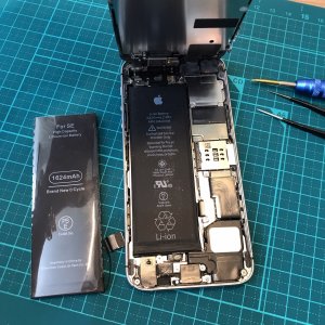 iPhone SE バッテリー交換