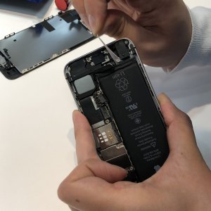 iPhoneSEバッテリー交換修理