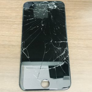 iPhone7 ガラスパネル交換 バッテリー、アウトカメラ等、パーツ修理