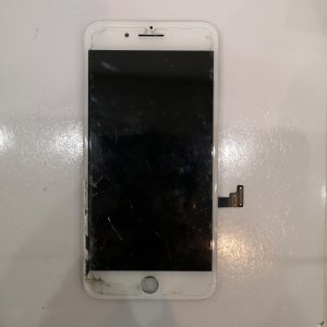 iPhone 8+ 液晶交換
