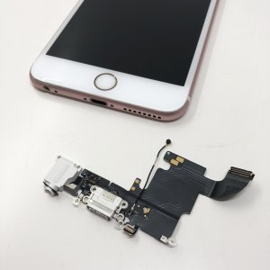 iPhone6s＋ライトニング交換修理