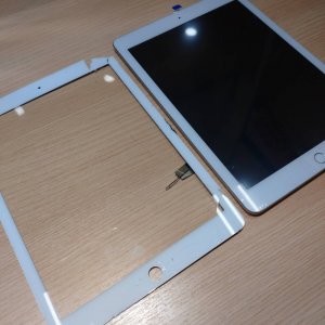 iPad6デジタイザー交換