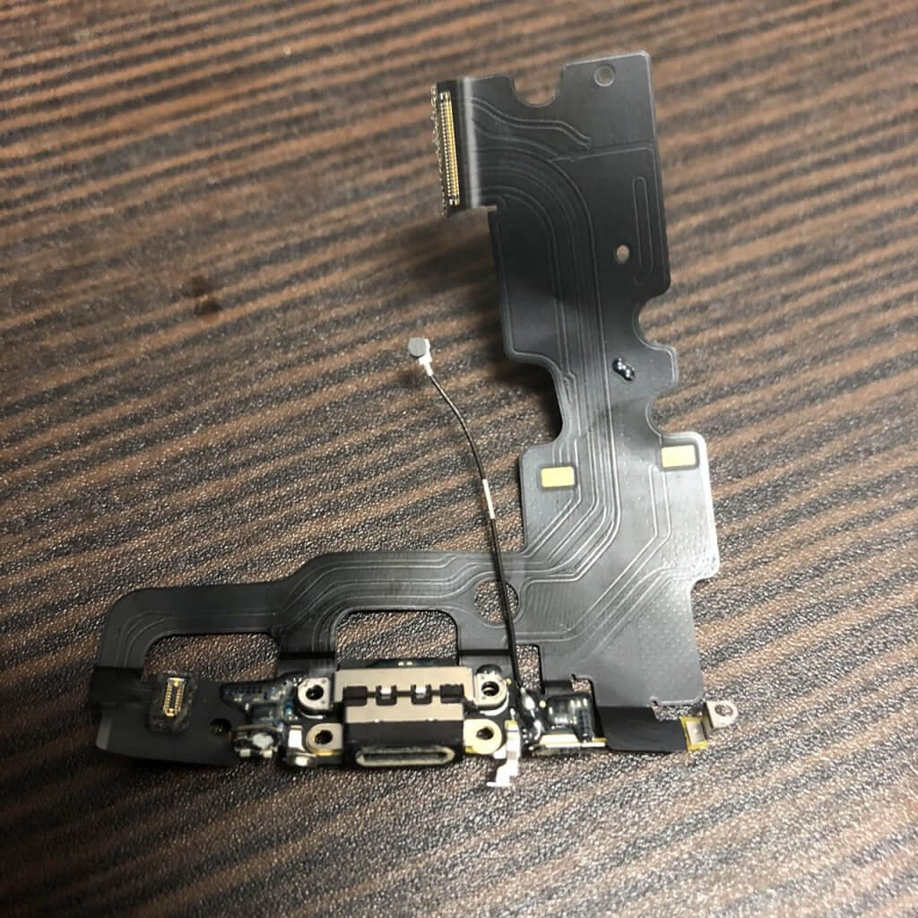 iPhone7 ライトニング交換修理