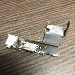 iPhone6S ライトニング修理