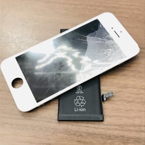 iPhoneSE 液晶交換+バッテリー交換