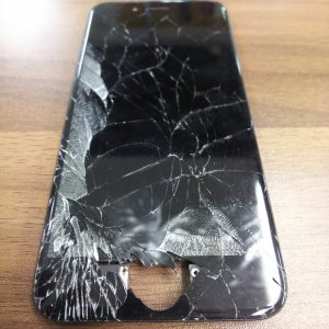 iPhone6画面割れ修理