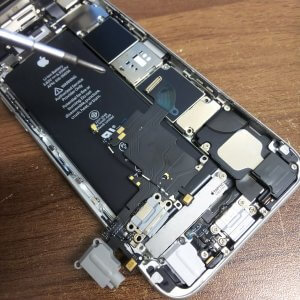 iPhone6Sライトニング修理