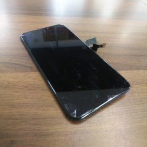 iPhoneXのフロントガラス割れ修理