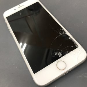 iPhone8　液晶交換