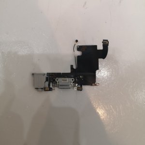 iPhone 6S ライトニング交換