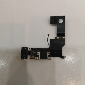 iPhone  5S ライトニング交換