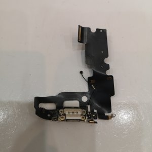 iPhone 7ライトニング交換