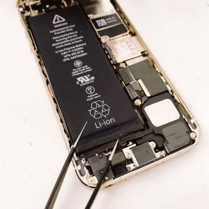 iPhone5s バッテリー交換修理