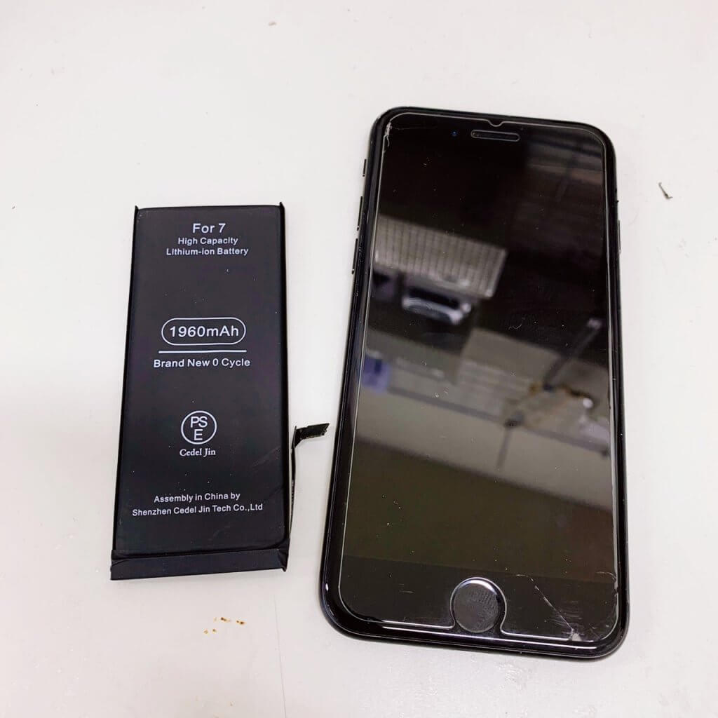 iphone7 バッテリー交換&強化ガラス貼り付け
