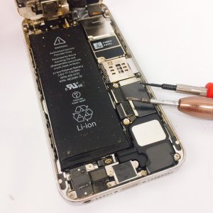 iPhone5s バッテリー交換修理