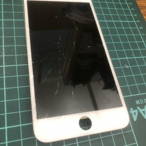iPhone７プラス　フロントガラス交換修理