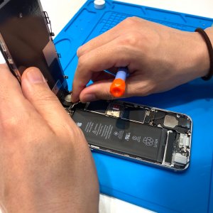 iPhone6Sフロントパネル交換修理