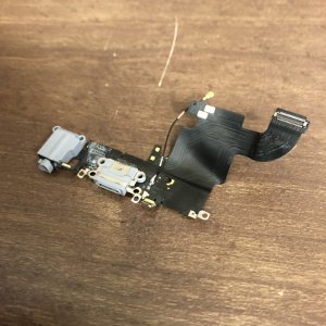 iPhone8 ライトニングコネクタ交換修理