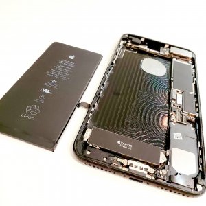 iPhone8 バッテリー交換