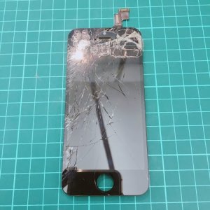 iPhone5Sパネル交換