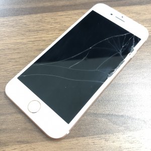 iPhone8 フロントパネル交換修理